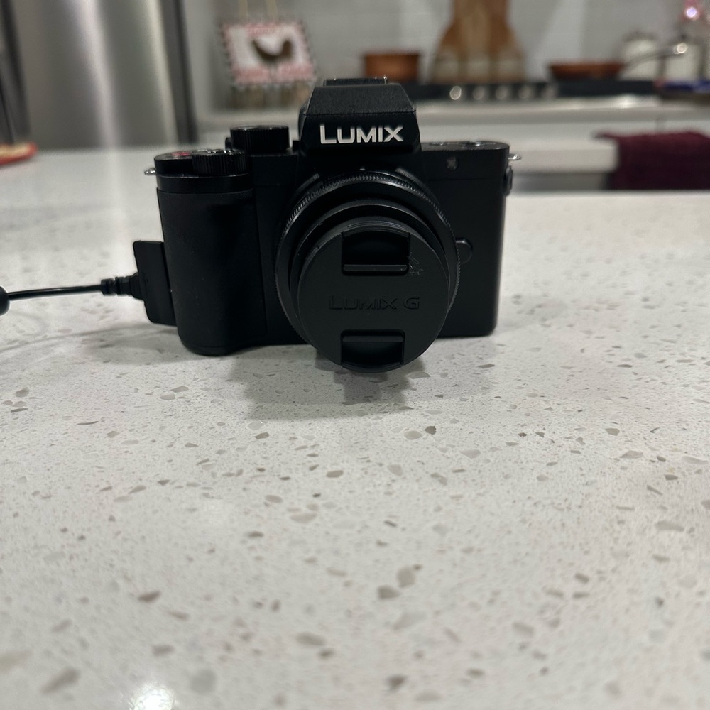 LUMIX DC-G100K